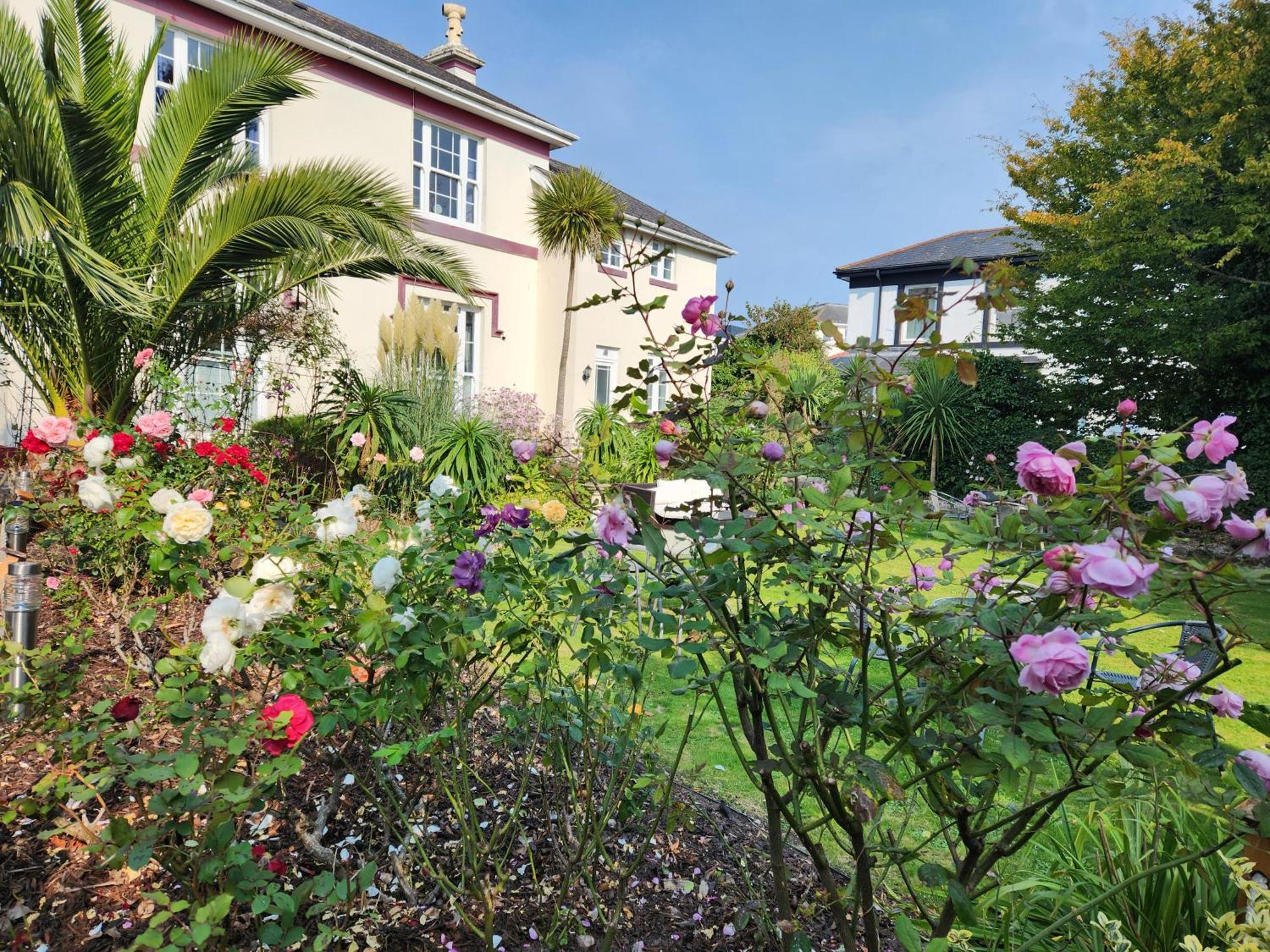 Rose Court Holiday Apartments Torquay Exterior photo